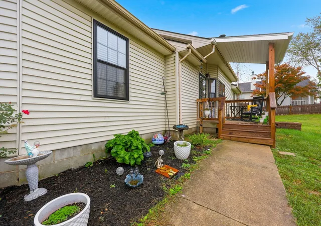 Photo 3 of Single family home for sale at 218 Orchard Dr, Nicholasville, KY 40356 | MLS# 26028683 | Listing updated on 2026-10-16