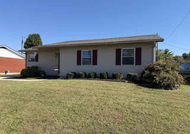 Photo 2 of Single family home for sale at 26 Holiday Rd, Winchester, KY 40391 | MLS# 26028523 | Listing updated on 2026-10-23