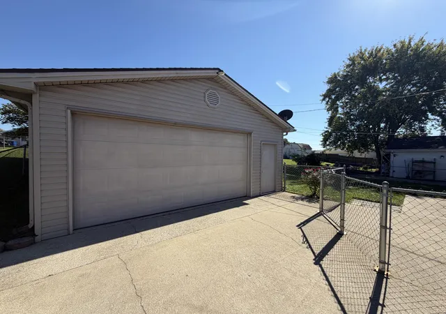Photo 4 of Single family home for sale at 26 Holiday Rd, Winchester, KY 40391 | MLS# 26028523 | Listing updated on 2026-10-23