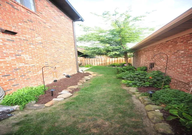 Photo 39 of Single family home for sale at 2046 Sussex Pl, Owensboro, KY 42301 | MLS# 26028498 | Listing updated on 2026-10-14