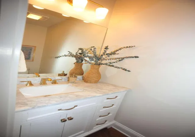 Photo 3 of Single family home for sale at 2046 Sussex Pl, Owensboro, KY 42301 | MLS# 26028498 | Listing updated on 2026-10-14