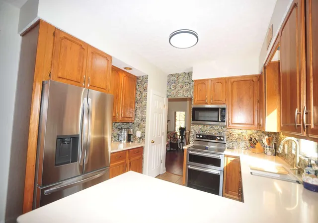 Photo 4 of Single family home for sale at 2046 Sussex Pl, Owensboro, KY 42301 | MLS# 26028498 | Listing updated on 2026-10-14