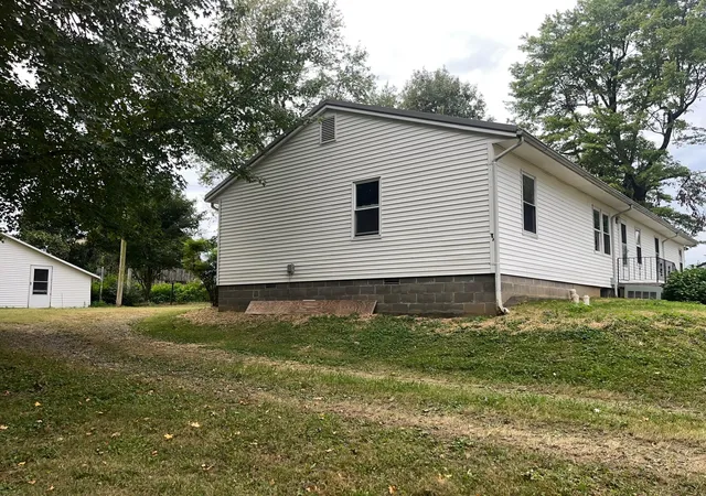 Photo 2 of Single family home for sale at 8889 Wickliffe Rd, Wickliffe, KY 42087 | MLS# 26028488 | Listing updated on 2026-10-21