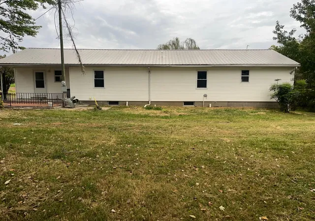 Photo 4 of Single family home for sale at 8889 Wickliffe Rd, Wickliffe, KY 42087 | MLS# 26028488 | Listing updated on 2026-10-21