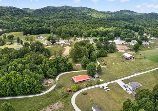 Photo 2 of Single family home for sale at 978 State Hwy 1064, Woodbine, KY 40771 | MLS# 26028552 | Listing updated on 2026-10-15