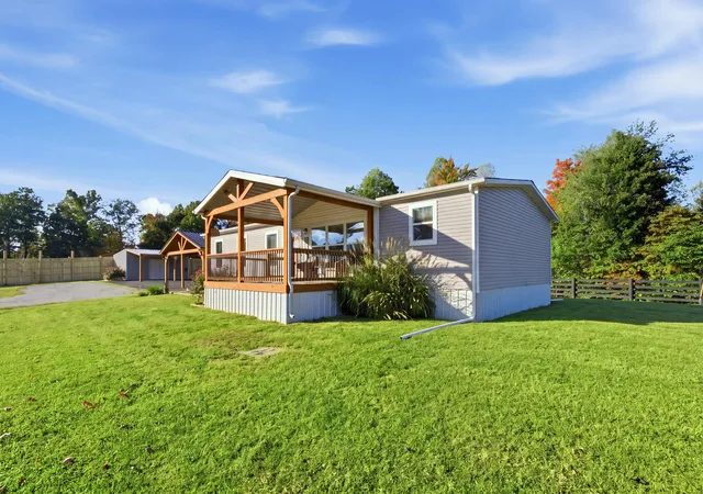 Photo 2 of Single family home for sale at 19429 Highway 2004, Mc Kee, KY 40447 | MLS# 26028506 | Listing updated on 2026-10-14
