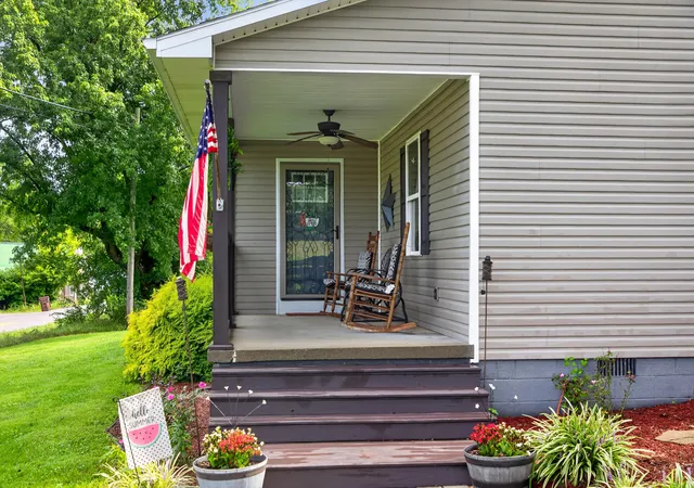 Photo 2 of Single family home for sale at 2983 Perryville Rd, Harrodsburg, KY 40330 | MLS# 26028355 | Listing updated on 2026-10-13