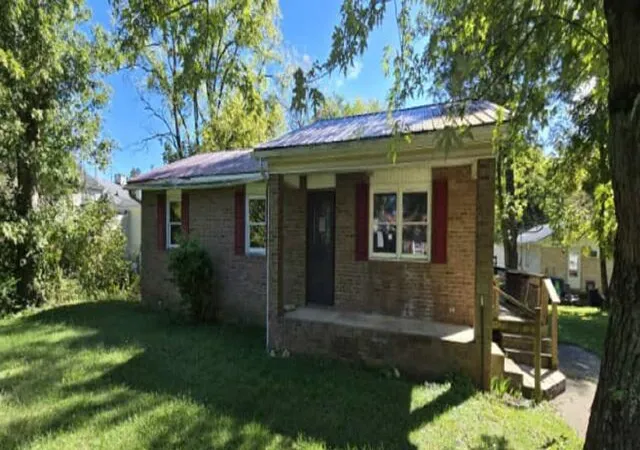 Photo 1 of Single family home for sale at 208 Victoria Ln, Grayson, KY 41143 | MLS# 26028377 | Listing updated on 2026-10-13