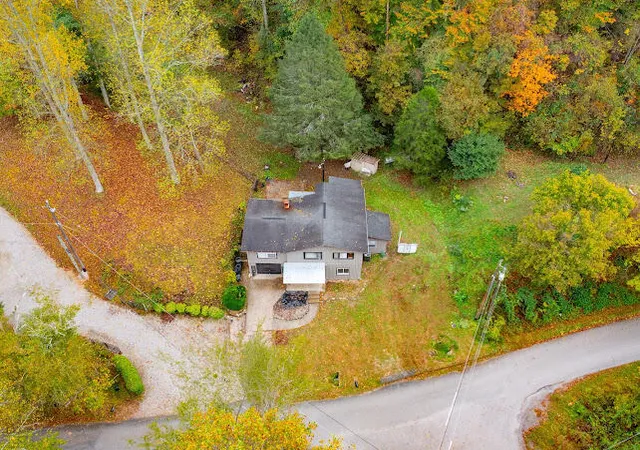 Photo 4 of Single family home for sale at 866 Cotton Bnd Rd, Manchester, KY 40962 | MLS# 26028441 | Listing updated on 2026-10-14
