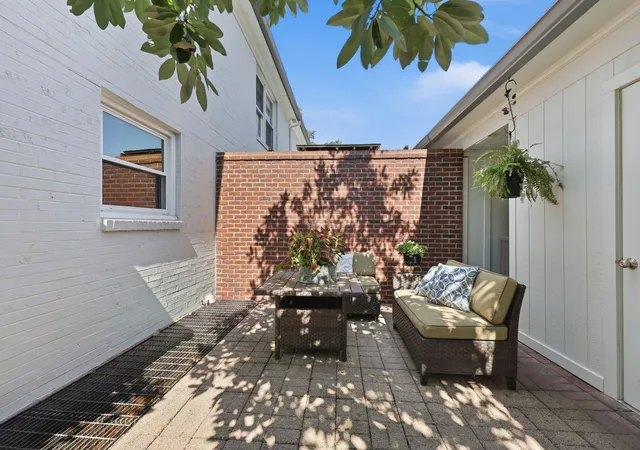 Listing Photo 5 - Condo for sale in building located at 395 Redding Rd, Lexington, KY 40517 - Unit #41
