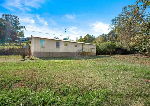 Photo 3 of Single family home for sale at 185 Slate Lick Rd, London, KY 40741 | MLS# 26028531 | Listing updated on 2026-10-21
