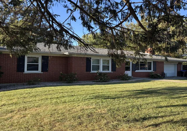 Photo 2 of Single family home for sale at 1042 Pueblo Trl, Frankfort, KY 40601 | MLS# 26028414 | Listing updated on 2026-10-14