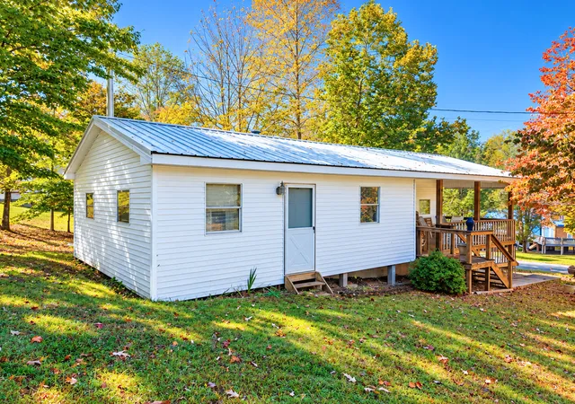 Photo 1 of Sale Pending at 210 Echo Rd, Bronston, KY 42518 | MLS# 26028386 | Listing updated on 2026-10-15