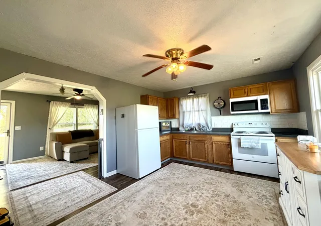 Photo 4 of Sale Pending at 206 Battle Rd, Mackville, KY 40040 | MLS# 26028395 | Listing updated on 2026-10-30