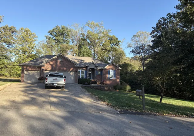 Photo 1 of Single family home for sale at 149 Streetland Dr, Cadiz, KY 42211 | MLS# 26028401 | Listing updated on 2026-10-14