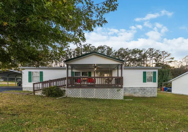 Photo 2 of Sale Pending at 385 Whitson School Rd, London, KY 40741 | MLS# 26028437 | Listing updated on 2026-10-19