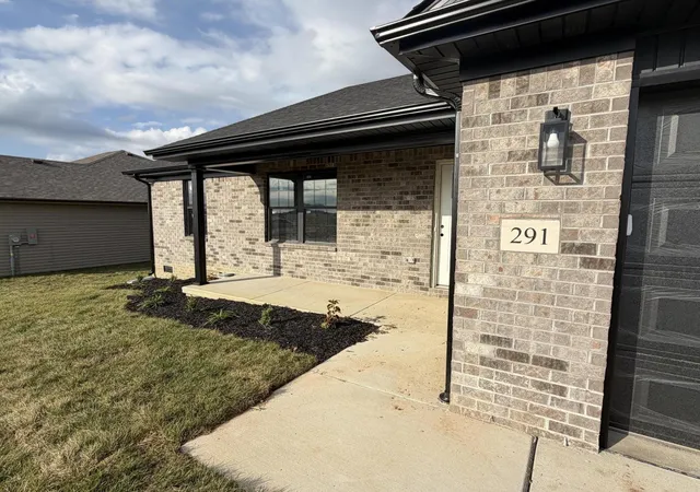 Photo 3 of Single family home for sale at 291 Stoney Crk Way, Berea, KY 40403 | MLS# 26028446 | Listing updated on 2026-10-16
