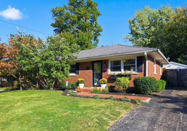 Photo 1 of Single family home for sale at 1028 Camellia Dr, Lexington, KY 40504 | MLS# 26028568 | Listing updated on 2026-10-28