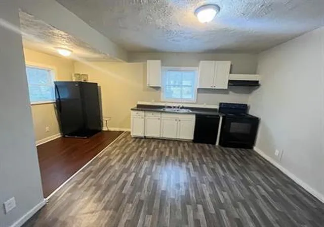 Photo 3 of Single family home for sale at 137 Locust Ave, Lexington, KY 40505 | MLS# 26028459 | Listing updated on 2026-10-14
