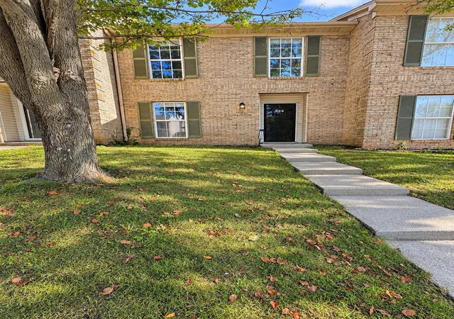 Photo 1 of Townhouse for sale at 323 Houston Crk Dr, Paris, KY 40361 | MLS# 26028440 | Listing updated on 2026-10-24