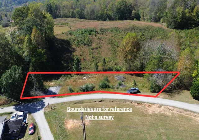 Photo 1 of Sale Pending at 203 Poplar Holw Rd, London, KY 40744 | MLS# 26028448 | Listing updated on 2026-10-18