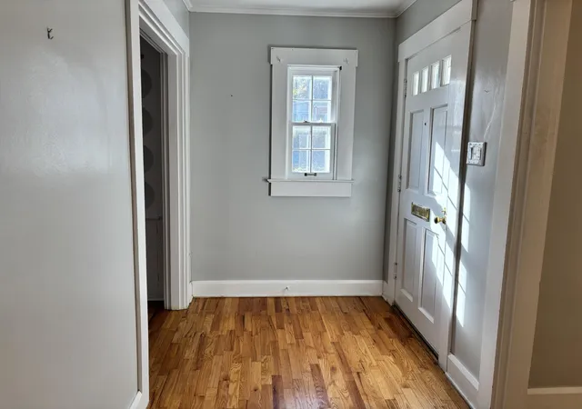 Photo 2 of Single family home for sale at 18 Ashmore Dr, Frankfort, KY 40601 | MLS# 26028465 | Listing updated on 2026-10-16