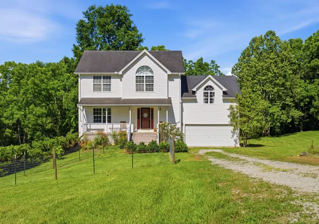 Photo 2 of Single family home for sale at 325 Eagle Cr Trl, Sadieville, KY 40370 | MLS# 26028471 | Listing updated on 2026-10-19