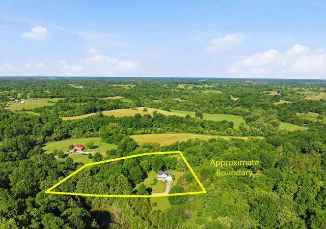 Photo 3 of Single family home for sale at 325 Eagle Cr Trl, Sadieville, KY 40370 | MLS# 26028471 | Listing updated on 2026-10-19