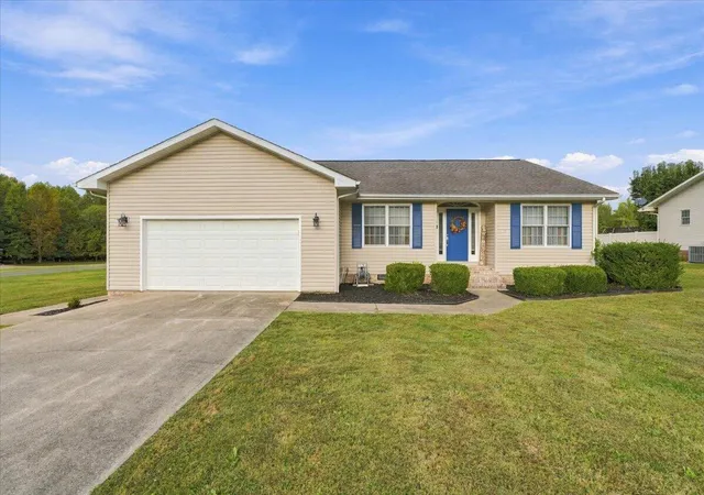 Photo 1 of Single family home for sale at 101 Woodrow St, Eddyville, KY 42038 | MLS# 26028647 | Listing updated on 2026-10-16
