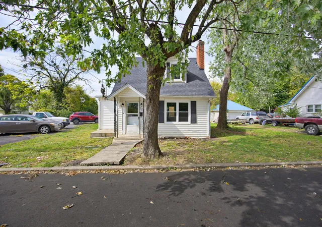 Photo 2 of Single family home for sale at 324 N East St, Harrodsburg, KY 40330 | MLS# 26028456 | Listing updated on 2026-10-15