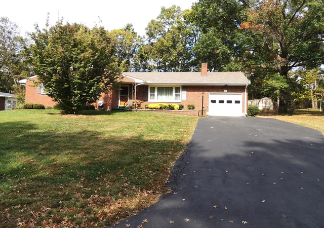 Photo 1 of Single family home for sale at 164 Sharon Rd, Frankfort, KY 40601 | MLS# 26028546 | Listing updated on 2026-10-15