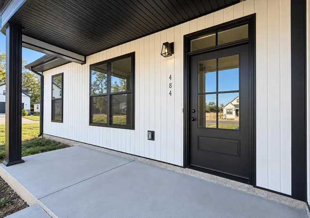 Photo 3 of Single family home for sale at 484 Pinehurst Way, Harrodsburg, KY 40330 | MLS# 26028603 | Listing updated on 2026-10-20