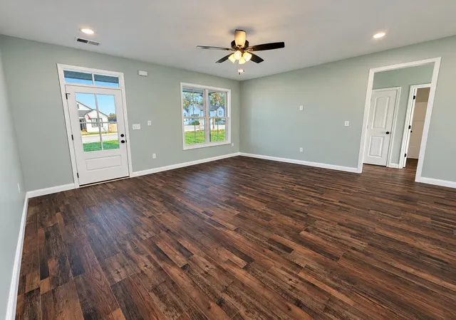 Photo 4 of Single family home for sale at 484 Pinehurst Way, Harrodsburg, KY 40330 | MLS# 26028603 | Listing updated on 2026-10-20