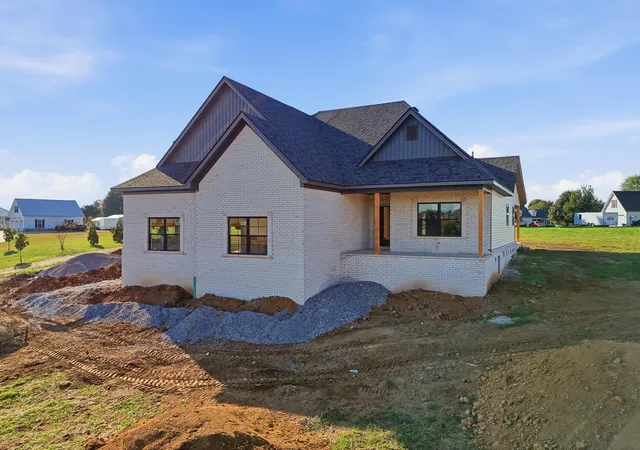 Photo 3 of Single family home for sale at 136 Lauren Ln, Lancaster, KY 40444 | MLS# 26028491 | Listing updated on 2026-10-23