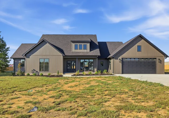 Photo 1 of Single family home for sale at 52 Sadi Ct, Mayfield, KY 42066 | MLS# 26028510 | Listing updated on 2026-10-14
