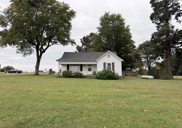 Photo 1 of Single family home for sale at 2371 State Route 94 W, Wingo, KY 42088 | MLS# 26028528 | Listing updated on 2026-10-14