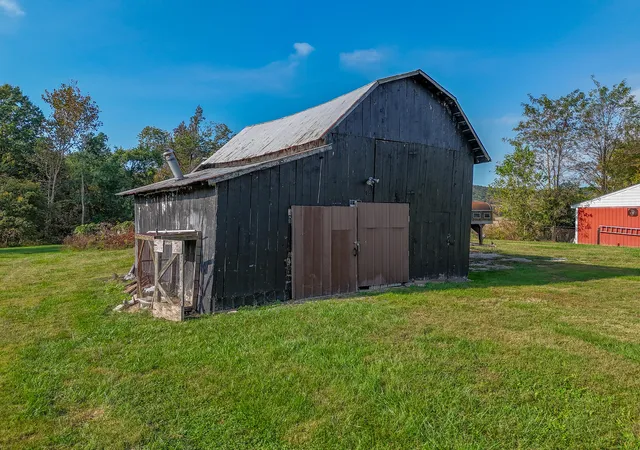Photo 4 of Single family home for sale at 9101 E Highway 60, Salt Lick, KY 40371 | MLS# 26028705 | Listing updated on 2026-10-16