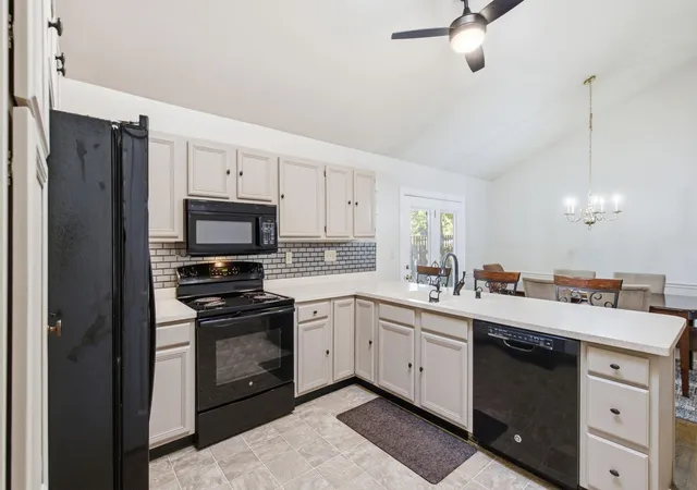 Photo 3 of Single family home for sale at 2208 Valencia Dr, Lexington, KY 40513 | MLS# 26028584 | Listing updated on 2026-10-16