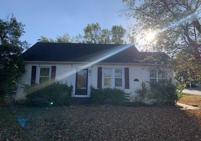 Photo 1 of Single family home for sale at 100 Hill St, Hopkinsville, KY 42240 | MLS# 26028501 | Listing updated on 2026-10-14