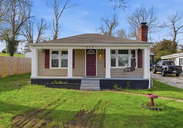 Photo 1 of Single family home for sale at 213 Irvine View St, Richmond, KY 40475 | MLS# 26028517 | Listing updated on 2026-10-14