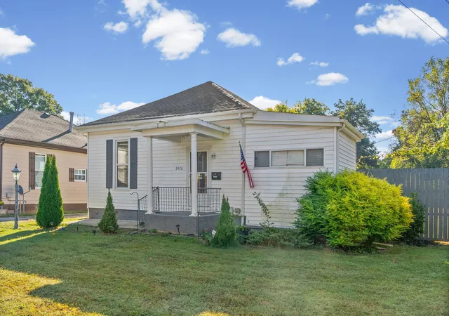 Photo 3 of Single family home for sale at 2420 S Main St, Hopkinsville, KY 42240 | MLS# 26028519 | Listing updated on 2026-10-14