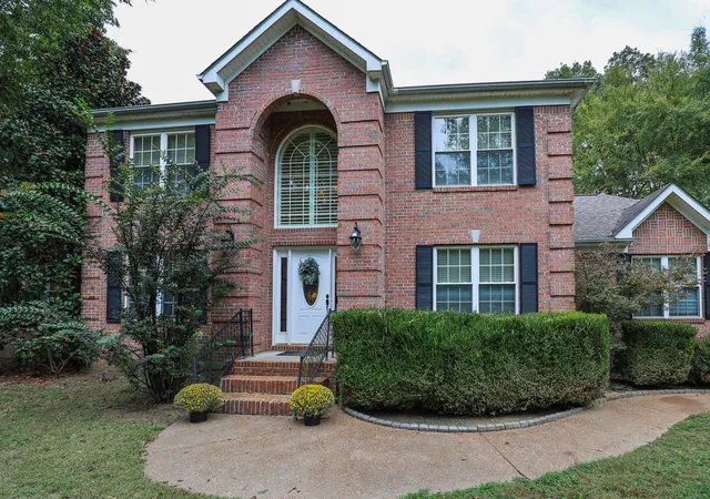 Photo 2 of Single family home for sale at 147 Mulberry Pl, Paducah, KY 42001 | MLS# 26028707 | Listing updated on 2026-10-16