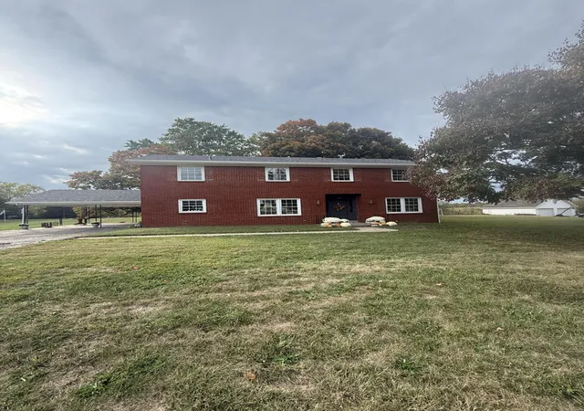 Photo 2 of Single family home for sale at 621 S Buell St, Perryville, KY 40468 | MLS# 26028527 | Listing updated on 2026-10-15