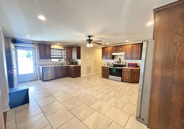 Photo 4 of Single family home for sale at 5619 Pembroke Fairview Rd, Pembroke, KY 42266 | MLS# 26028532 | Listing updated on 2026-10-14