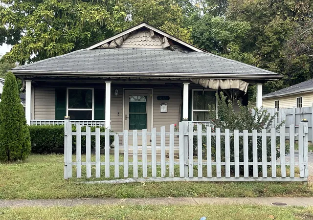 Photo 1 of Sale Pending at 817 Charles Ave, Lexington, KY 40508 | MLS# 26028675 | Listing updated on 2026-10-17