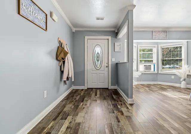 Photo 3 of Single family home for sale at 280 E Cumberland Ave, Jamestown, KY 42629 | MLS# 26028545 | Listing updated on 2026-10-15