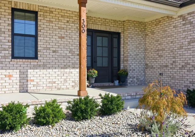 Photo 3 of Single family home for sale at 300 Morgan Leigh Ln, Nicholasville, KY 40356 | MLS# 26028563 | Listing updated on 2026-10-21
