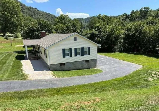 Photo 4 of Single family home for sale at 290 Ky Rt 3188, Langley, KY 41645 | MLS# 26028554 | Listing updated on 2026-10-15
