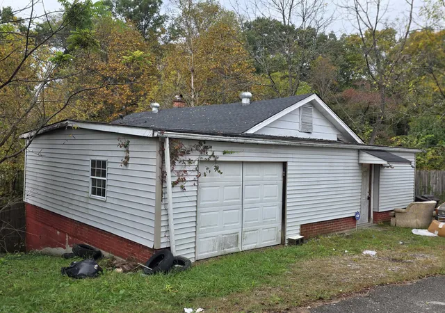 Single family home for sale at 8395 State Hwy 1232, Corbin, KY 40701 | MLS# 26028580