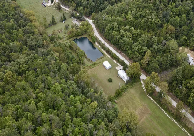 Photo 2 of House for sale at 520 N 708 Highway, Beattyville, KY 41311 | MLS# 26028752 | Listing updated on 2026-10-16